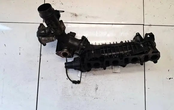 BMW 5 F10 F11 Intake manifold 780799106 7807991
