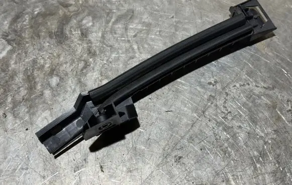 Citroen C4 III e-C4 Rear door windshield rail 9832978780