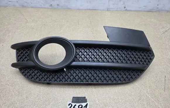 Audi Q3 8U Fog light part 8U0807682A