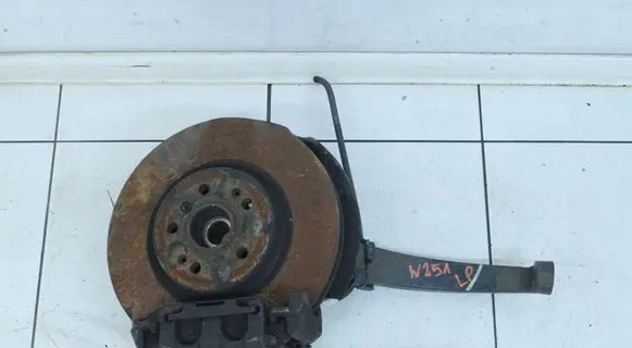 Mercedes-Benz R W251 Front wheel hub spindle knuckle