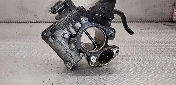 Nissan Primastar EGR valve 147105543R
