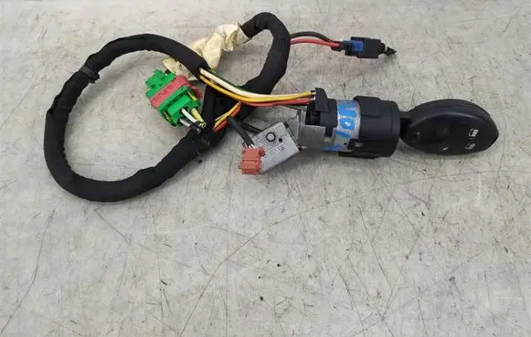 Peugeot 807 Ignition lock 9648445180