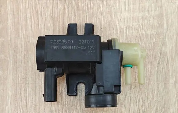 BMW 4 G22 G23 G24 G26 Valve vacuum 8589117