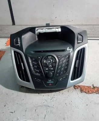 Ford Focus Radio/CD/DVD/GPS head unit BM5T18C815HM BM5T18B955BE