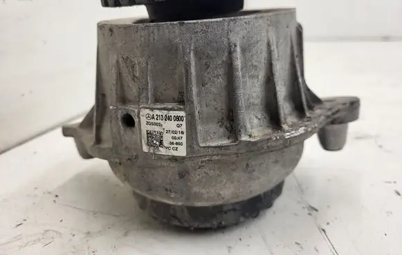 Mercedes-Benz E W213 Engine mount bracket A2132400600