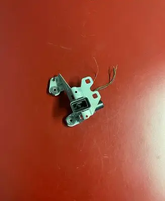 BMW 5 G30 G31 G38 Tailgate window lock/catch/latch 7447095