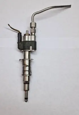 BMW 3 E90 E91 Fuel injector 7589048 758904811 1353758904811