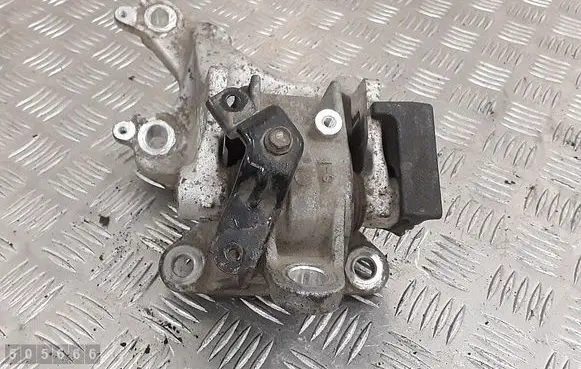 Engine mount bracket