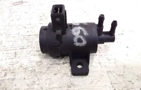 Opel Vivaro Turbo solenoid valve 7700113071