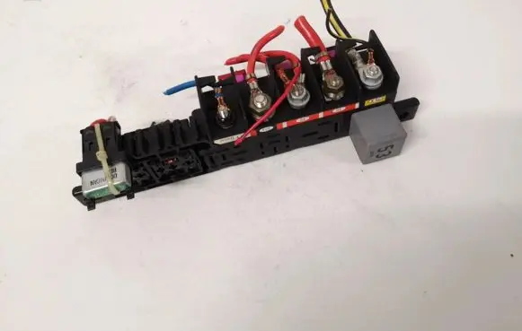 Volkswagen Golf IV Fuse box set 8l0941822