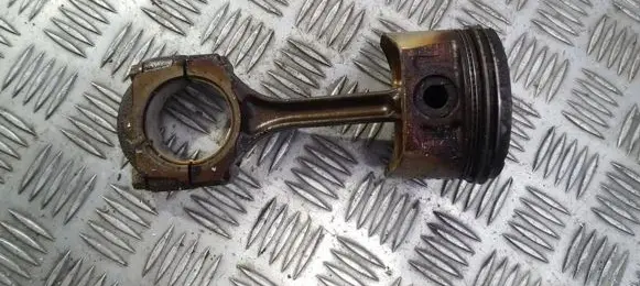 Renault Laguna I Piston with connecting rod