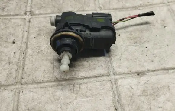 Peugeot 3008 I Headlight level adjustment motor 89037159