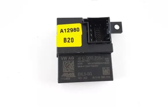 Audi A8 S8 D4 4H Steering rack control module 4H0907705J