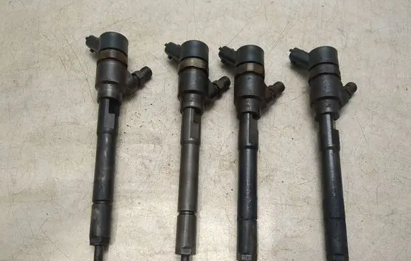 Ford Focus Fuel injectors set 0445110254