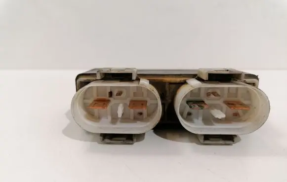 Volkswagen Transporter - Caravelle T4 Coolant fan relay 701919506