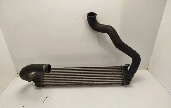 Ford Kuga I Intercooler air channel guide 