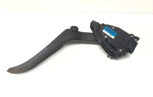 Volkswagen Touareg I Accelerator throttle pedal 7L6723507