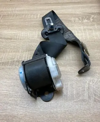Mitsubishi Shogun Rear seatbelt TKABOEN234