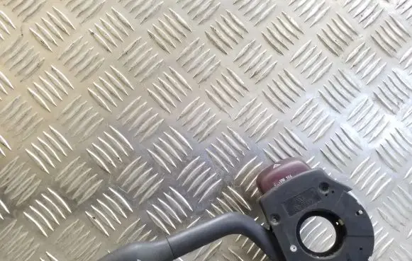 Volkswagen PASSAT B4 Indicator stalk