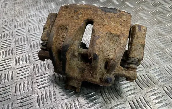 Land Rover Discovery 3 - LR3 Front brake caliper