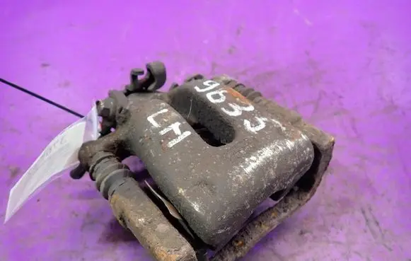 Opel Zafira B Rear brake caliper