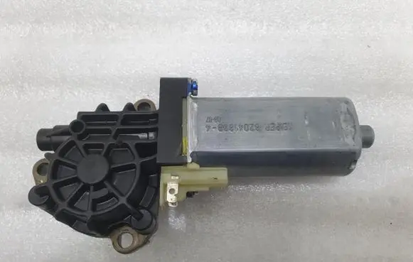 Mercedes-Benz E W211 Seat adjustment motor 820418984
