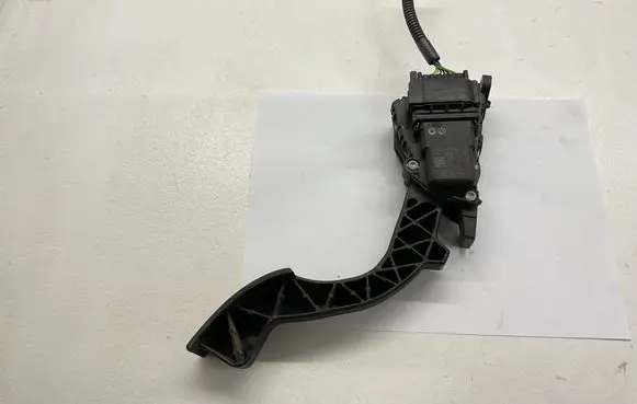 Volvo S40 Accelerator throttle pedal 4M519F836AK