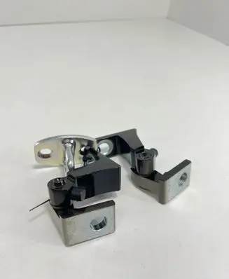 MG ZS Rear door hinge set 10735418