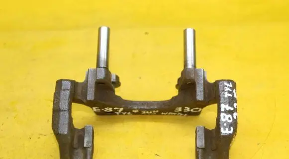 BMW 1 E81 E87 Brake caliper pad carrier rear