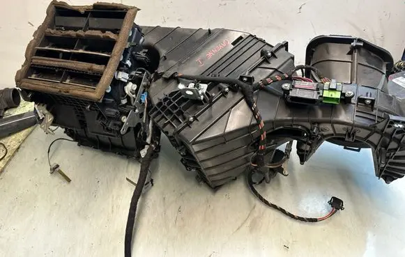 Porsche Cayenne (9PA) Interior heater climate box assembly 7L0820005CN