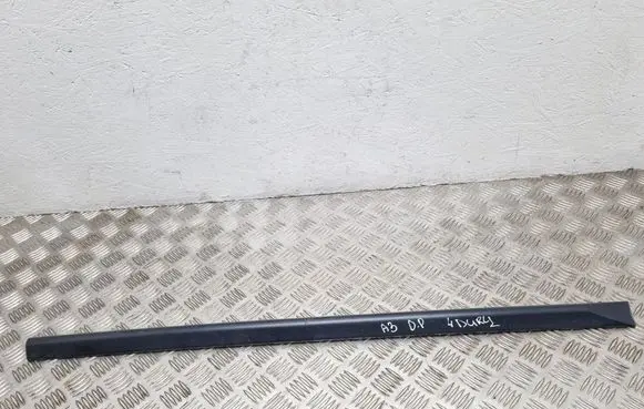 Audi A3 S3 8P Front door trim (molding) 8Z0854940