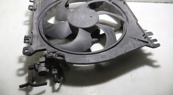Renault Clio III Air conditioning (A/C) fan (condenser) 