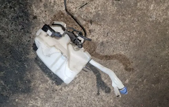 Volvo S40 Windshield washer fluid reservoir/tank 4N5113K163DE