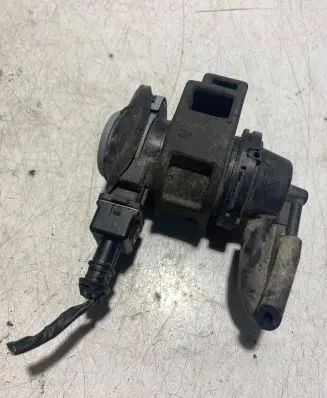 Nissan Qashqai Turbo solenoid valve 8200661049