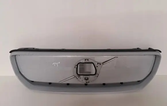 Volvo XC40 Front bumper upper radiator grill