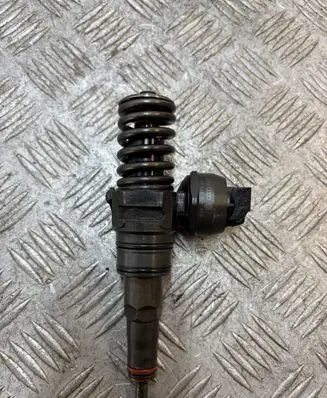 Volkswagen Sharan Fuel injector 038130073AK