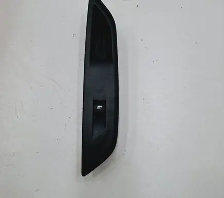 Peugeot 208 Electric window control switch 9804480