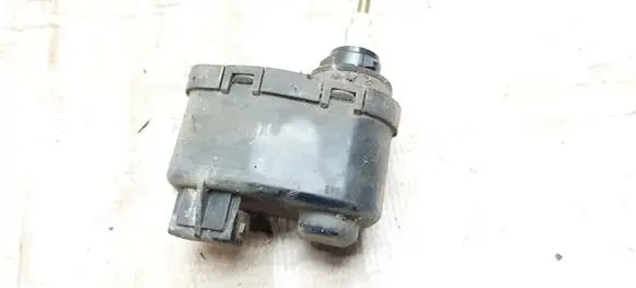 Headlight level adjustment motor