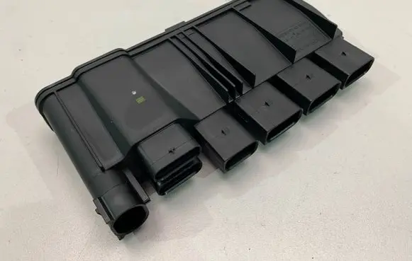 BMW 4 F36 Gran coupe Power management control unit 8638551