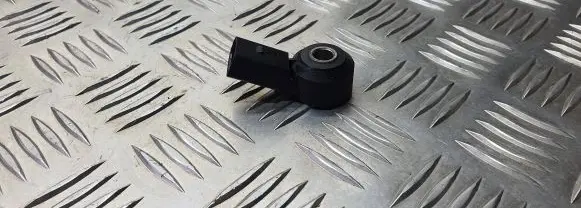Volkswagen PASSAT B6 Detonation knock sensor 030905377C
