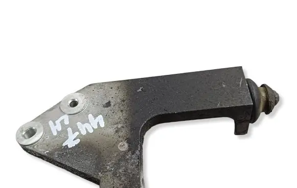 Honda CR-V Bracket in trunk/boot 