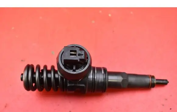 Volkswagen PASSAT B5.5 Fuel injector 0414720216