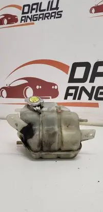 Nissan Pathfinder R51 Coolant expansion tank/reservoir 5WK424