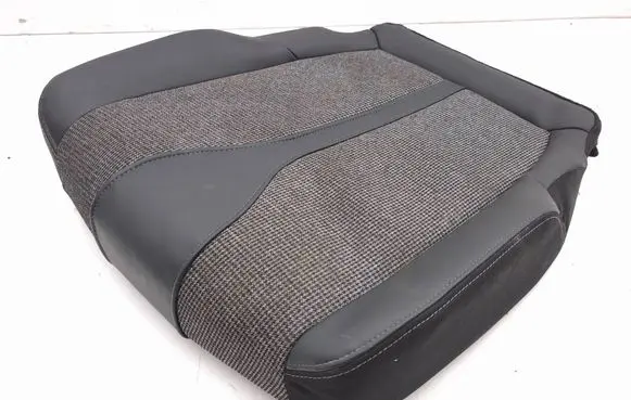Peugeot 5008 II Rear seat