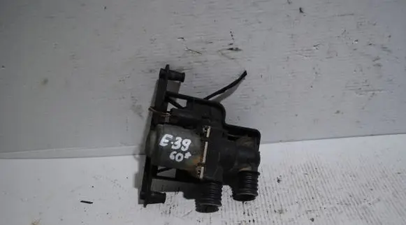 BMW 5 E39 Coolant heater control valve 8379921