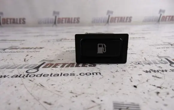 Toyota Avensis T250 Fuel tank opening switch 156795