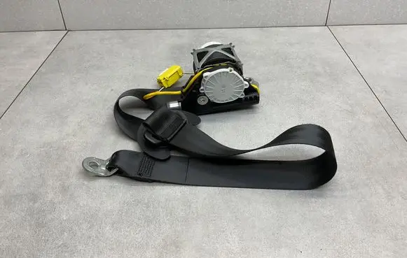 Volkswagen Tiguan Front seatbelt 5N2857705A