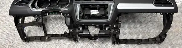 Volkswagen Tiguan Dashboard 5NA880204F