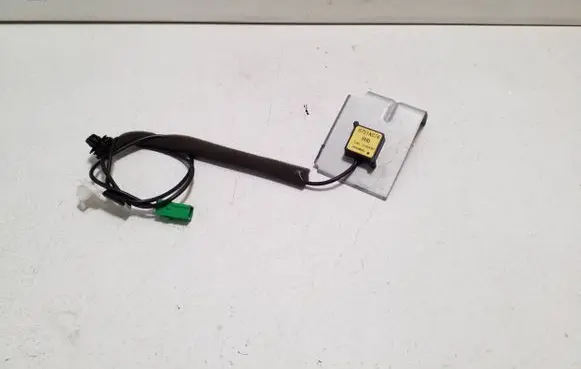 Mitsubishi L200 Aerial GPS antenna 8751A074