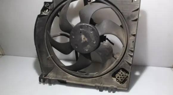 Renault Clio III Air conditioning (A/C) fan (condenser) 